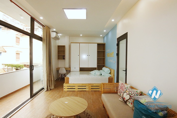 Nice studio for rent in Thuy Khue, Ba Dinh area